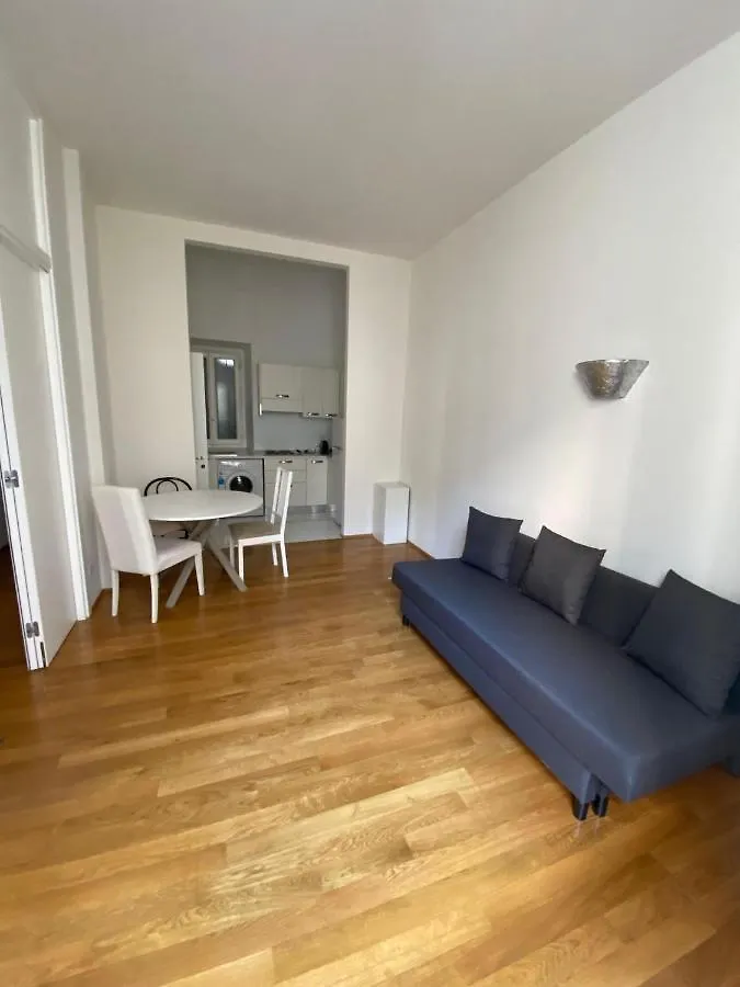 Pretty Apartment Milan